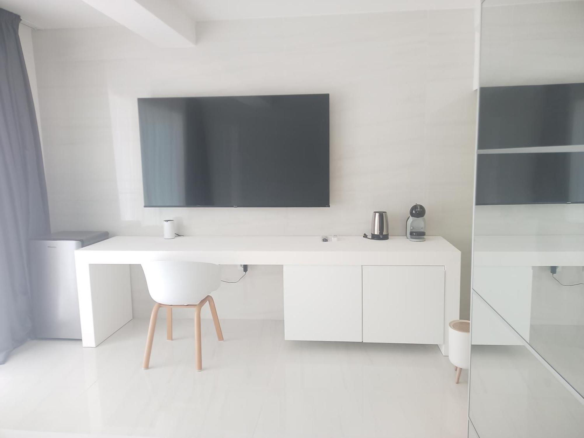 أروسييْ Smart Luxury Suites & Apartments الغرفة الصورة